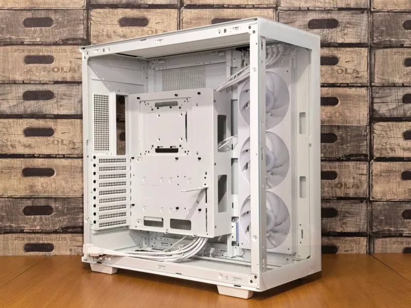Your Cable Management Is Quietly Roasting Your GPU — Here's the Thermal Proof